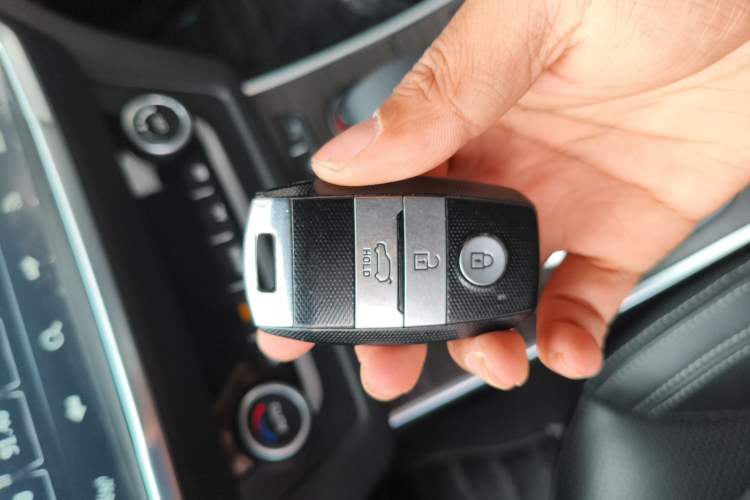 Used Land X7 2015 2.0T Panoramic Prestige Edition
