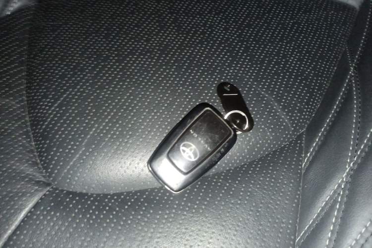 Used Toyota Avalon 2019 2.5L Touring Premium Version China VI Standard
