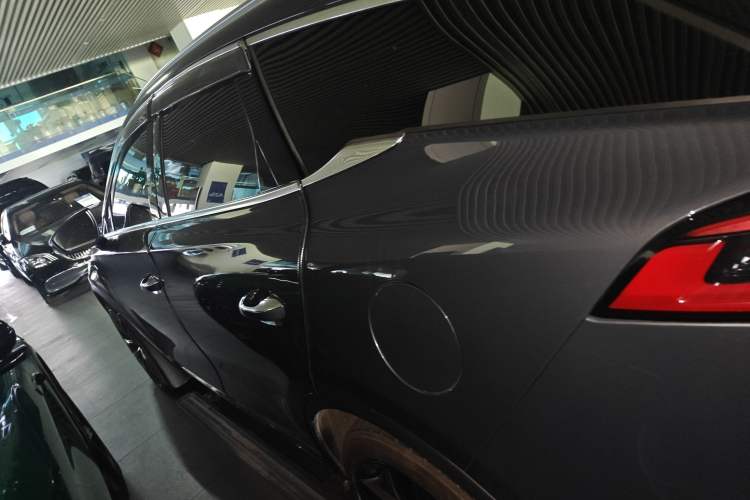 Used BYD Tang New Energy 2018 DM 2.0T All-Wheel Drive Smart Connect Elite 7-Seater China V Emission Standard