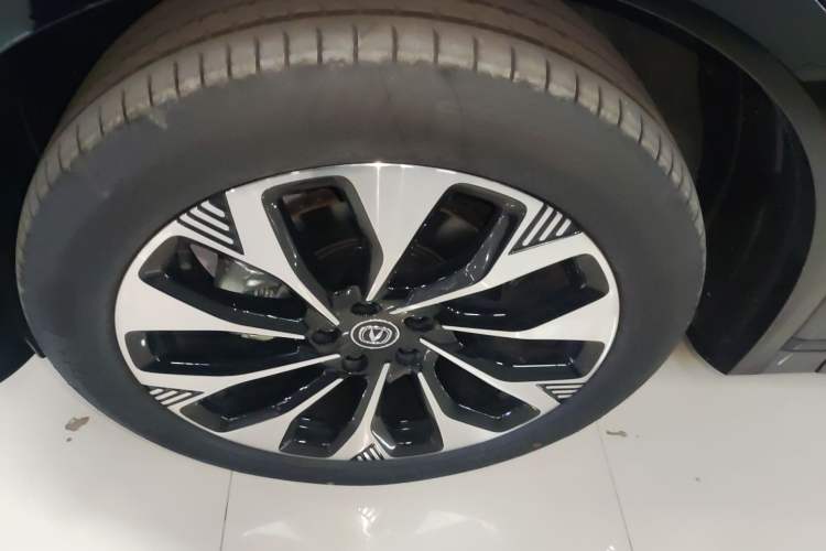 Used Changan CS75 PLUS 2025 4th Generation UItra 2.0T New Blue Whale – Smart & Powerful Version
