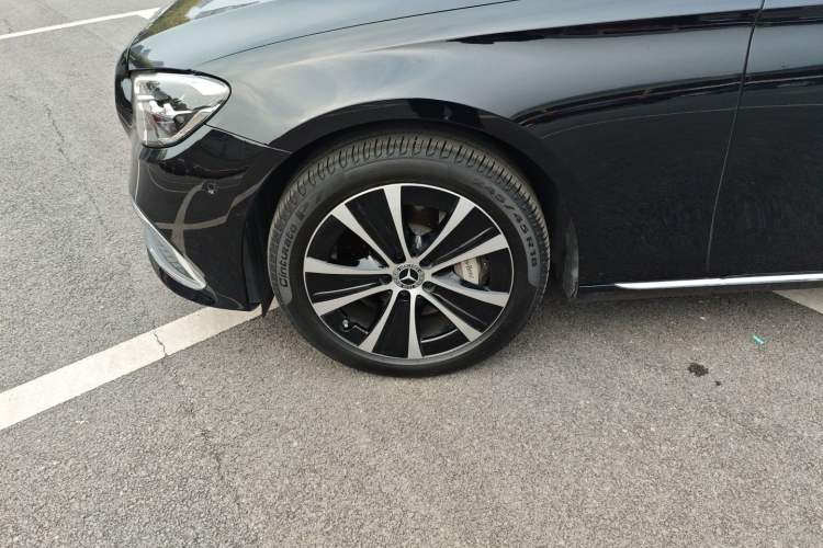 Used Mercedes-Benz E-Class New Energy 2023 E 350 e L Plug-in Hybrid Sports Sedan
