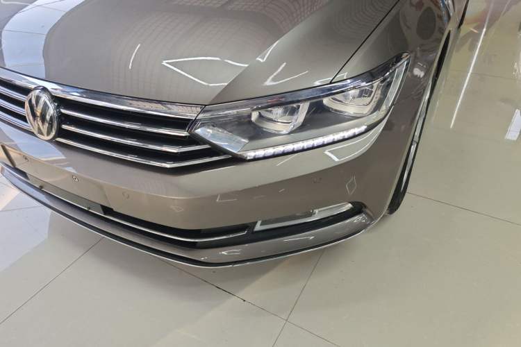 Used Volkswagen Magotan 2019 330TSI DSG Leading Edition China V Standard
