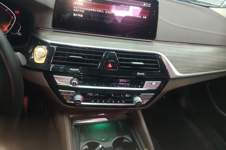 Used BMW 5 Series 2019 Facelifted 530Li Leading Edition Luxury Package
