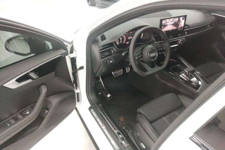 Used Audi A4L 2024 40 TFSI Luxury Dynamic Edition
