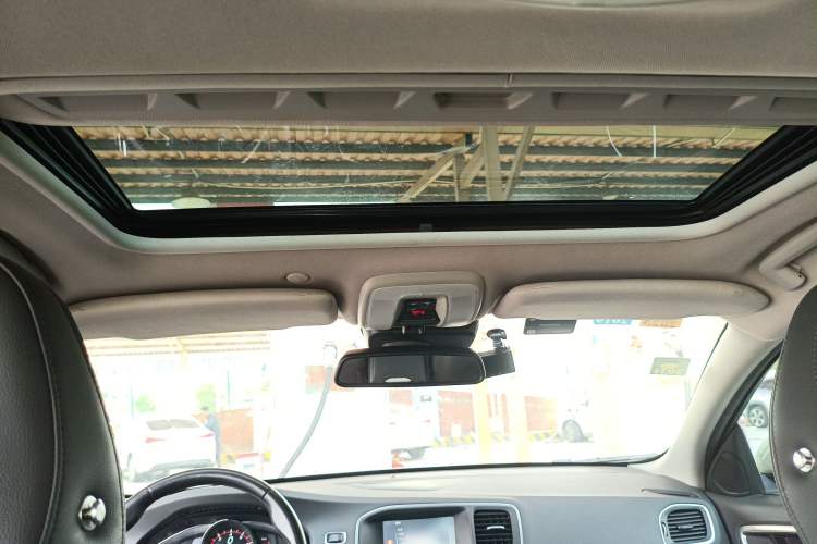 Used Volvo S60 2016 S60L T4 Zhiyuan Edition
