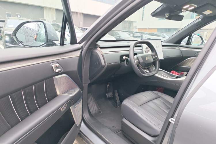 Used ONVO Luxeed L90 2025 Model—Max Six-Seater Version