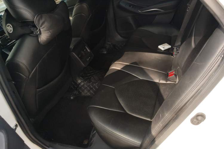 Used Toyota Avalon 2019 2.0L Ambition Edition China VI