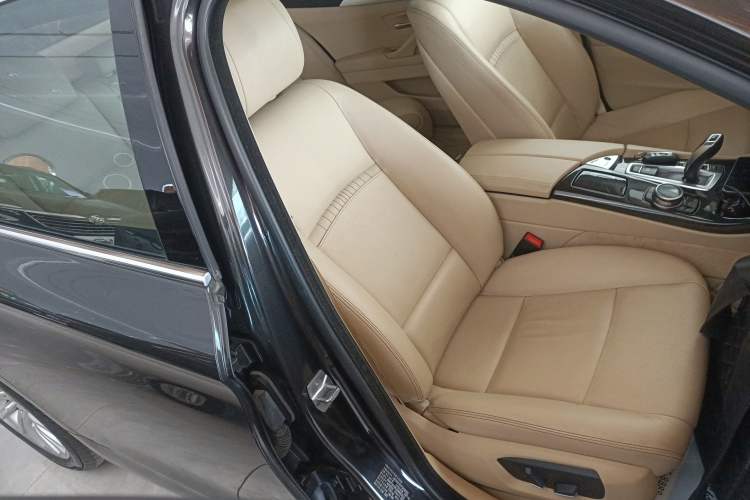 Used BMW 5 Series 2014 525Li Luxury Design Package