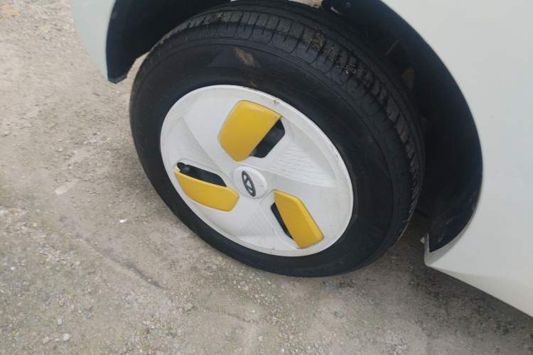 Used Chery QQ Ice Cream 2022 120km Milkshake Phosphate Lithium-Iron