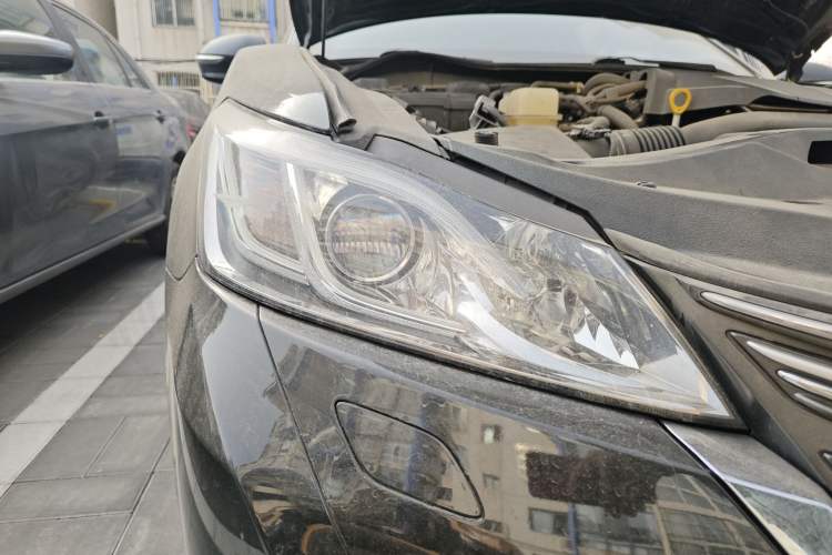 Used Toyota Crown 2015 2.0T Fashion Edition
