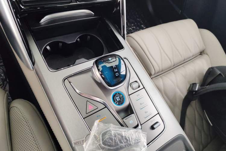 Used BYD Tang New Energy 2025 DM-i 115KM Flagship Model
