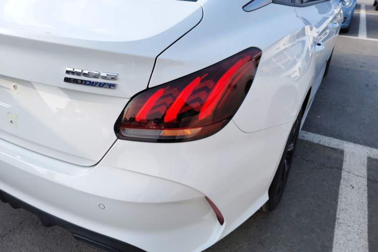 Used MG 5 2023 180 DVVT Manual Fashion Edition
