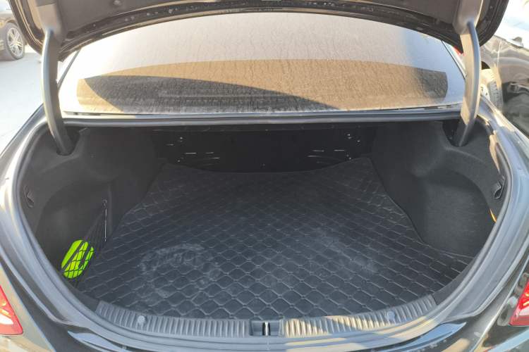 Used Mercedes-Benz C-Class 2018 C 180 L Fashion Model
