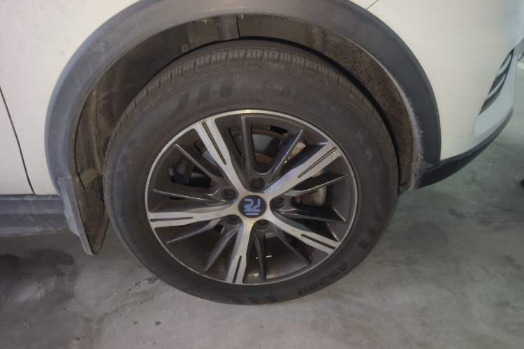 Used BYD Yuan New Energy 2018 EV360 Smart Connected Cool Model