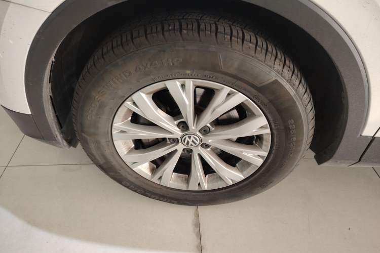 Used Volkswagen Tiguan L 2018 330TSI Automatic Two-Wheel Drive Luxury Edition