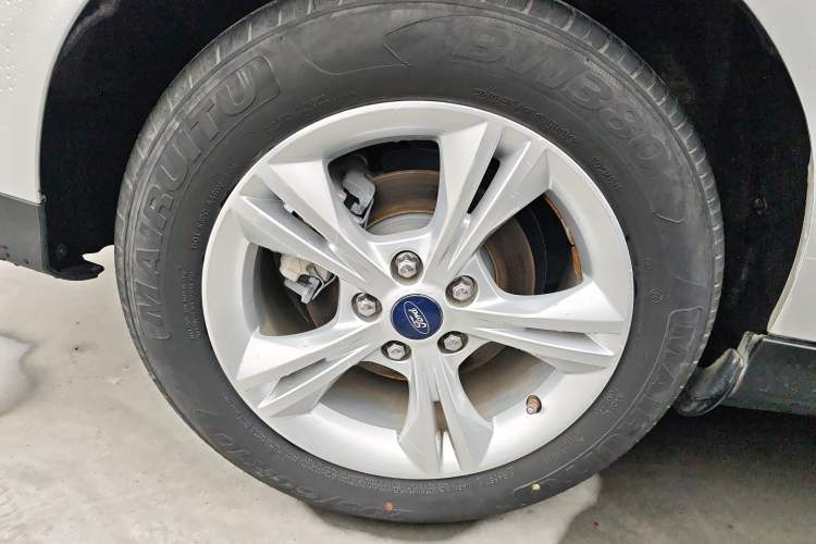 Used Ford Focus 2012 Sedan 1.6L Manual Fashion Edition
