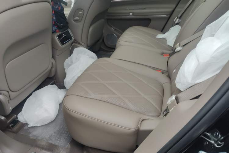 Used Hima AITO M9 2025 Extended-Range Ultra Version 52 kWh 5-Seater Edition