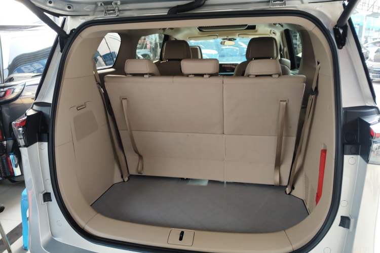 Used Buick GL8 New Energy 2025 Lu Shang Luxury Edition 7-Seater
