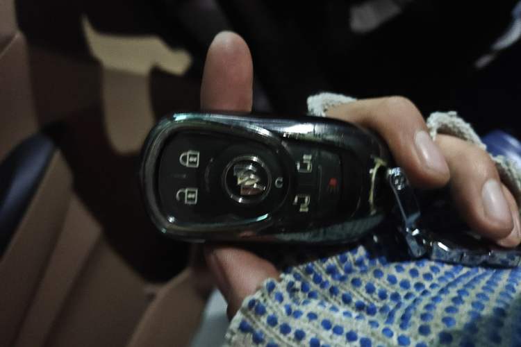 Used Buick GL8 2020 ES Land Cruiser 653T Luxury Edition