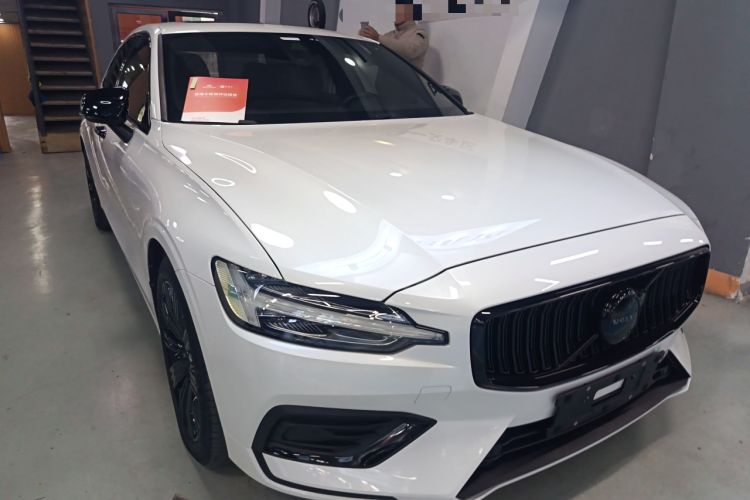 Used Volvo S60 2022 B4 Zhiyuan Luxury Edition