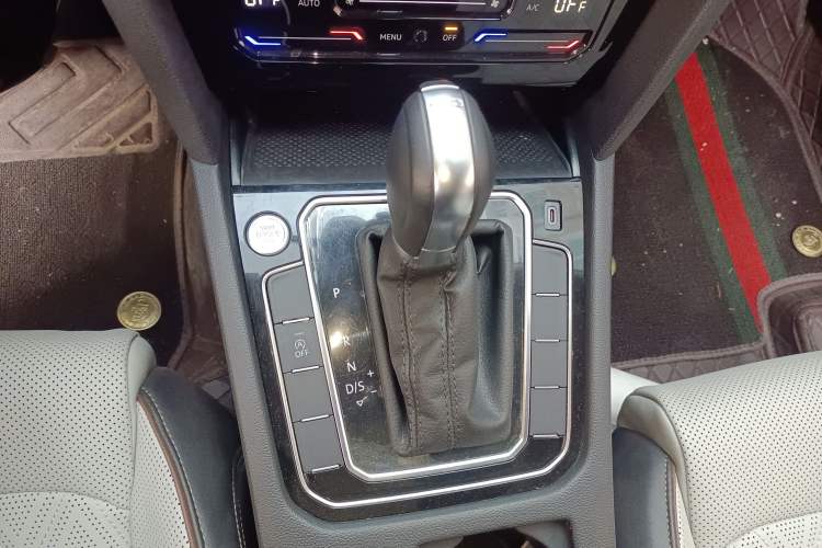 Used Volkswagen Magotan 2023 2 Million Units Commemorative Edition 330TSI DSG Luxury Version
