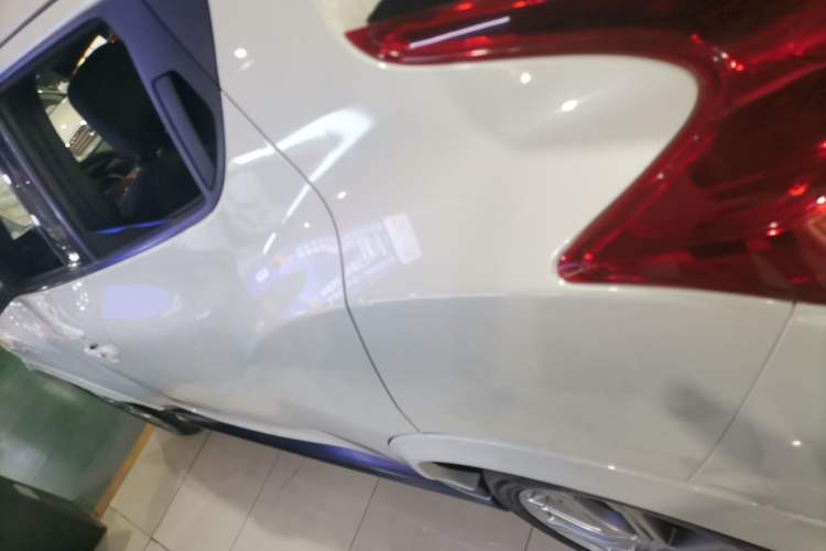 Used Infiniti ESQ 2014 1.6L Spontaneous Edition
