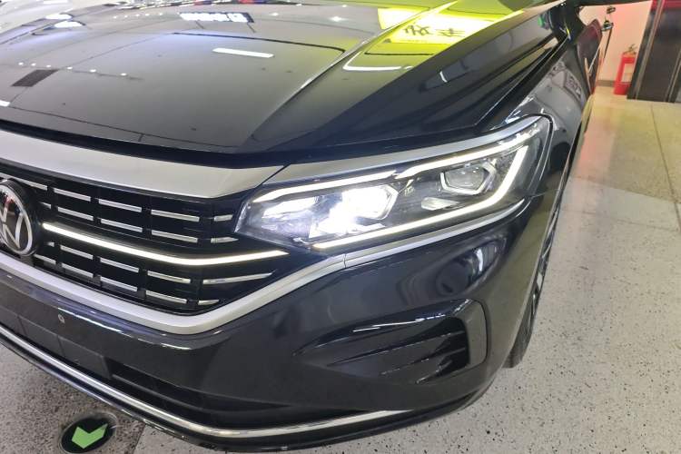 Used Volkswagen Passat 2022 330TSI Luxury Edition Custom Version
