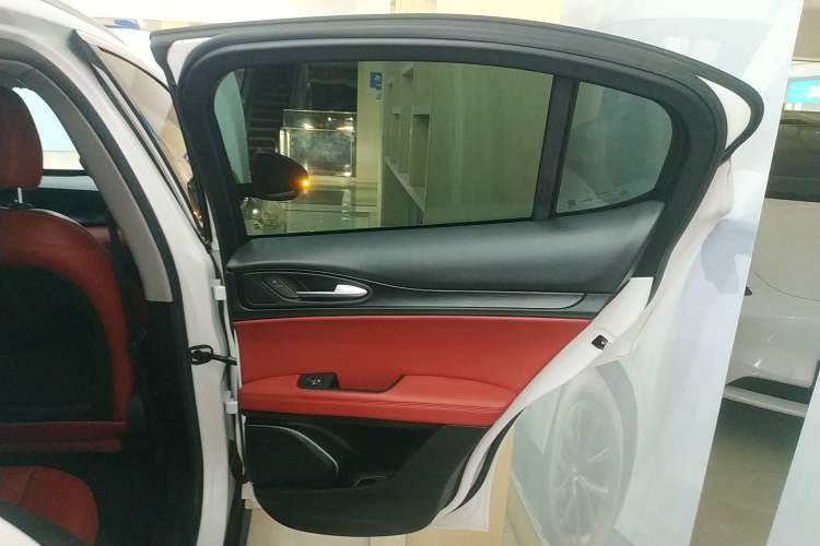 Used Alfa Romeo Stelvio 2017 2.0T 280HP Luxury Edition
