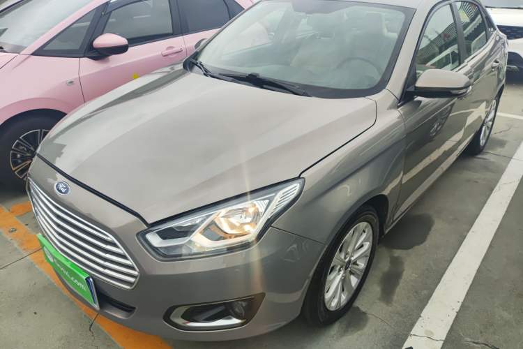 Used Ford Escort 2015 1.5L Automatic Fashion Model
