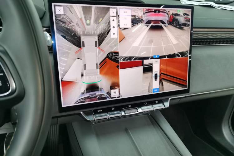 Used Zeekr 7X 2025 100 kWh Long-Range Rear-Wheel Drive with Intelligent Driving Features