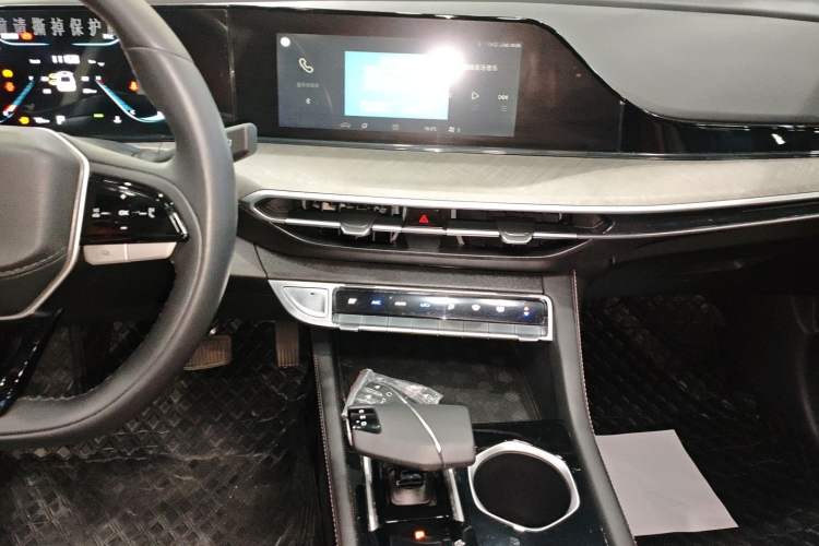 Used Changan Eado 2023 Changan Edition PLUS Blue Whale NE 1.4T GDI DCT Prestige Version
