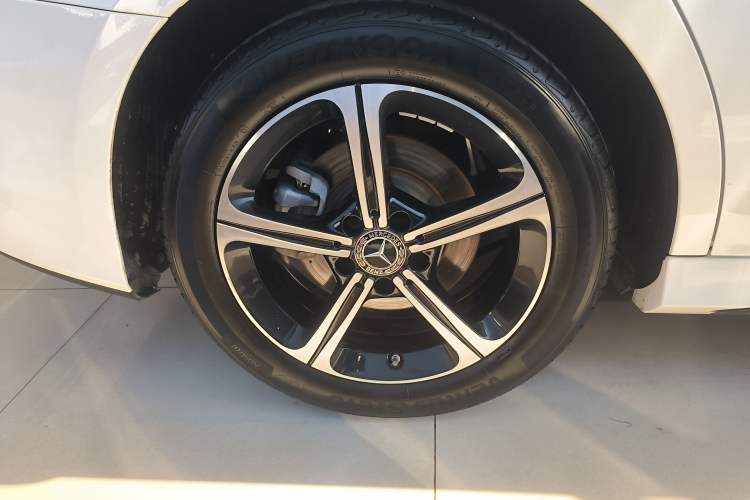 Used Mercedes-Benz A-Class 2022 Second Facelift A 200 L Sport Sedan Fashion Version
