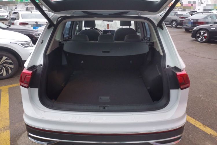 Used Volkswagen Tiguan L 2024 300TSI Automatic Two-Wheel Drive Smart Edition
