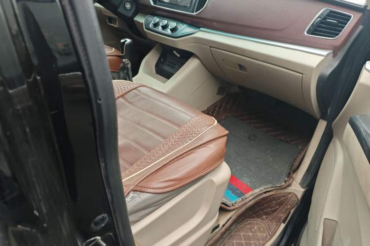 Used FORTHING Lingzhi 2017 M5 1.6L Standard Model
