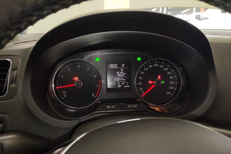 Used Volkswagen Polo 2016 1.6L Automatic Comfort Model
