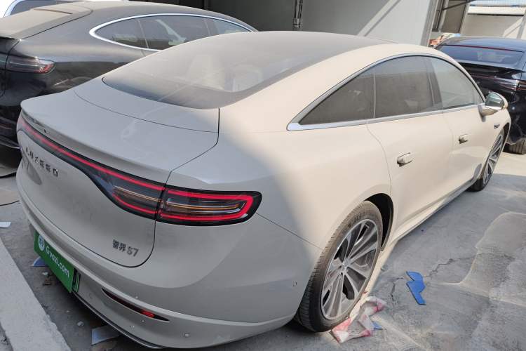 Used Hima Luxeed S7 2025 855 km Max
