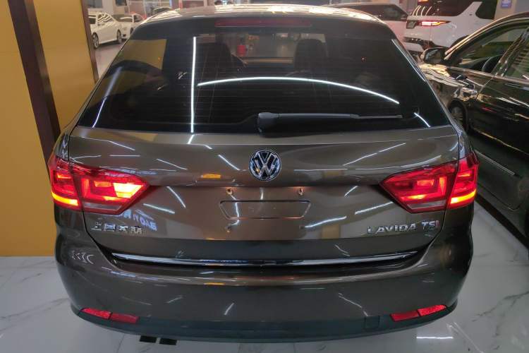 Used Volkswagen Gran Lavida 2013 1.4 TSI Automatic Comfort Model
