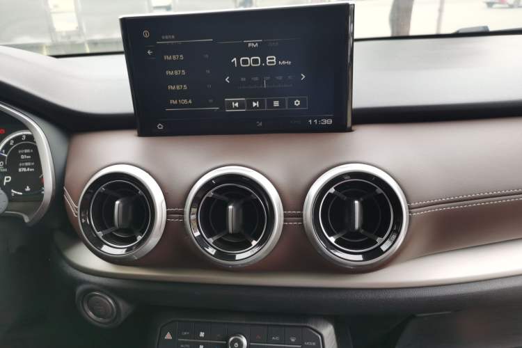 Used Wey VV6 2018 2.0T Two-Wheel Drive Flagship Version China V Standard
