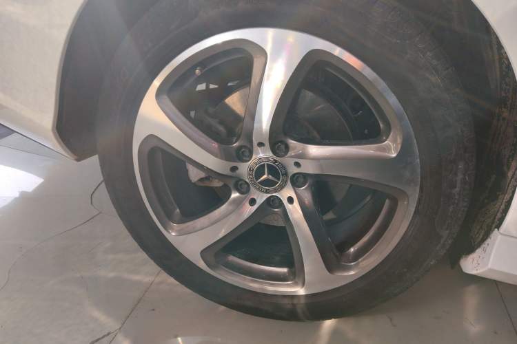 Used Mercedes-Benz E-Class 2018 Restyled E 300 L Sporty and Stylish Edition
