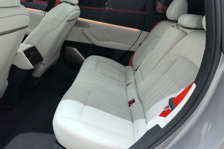 Used ONVO L60 2024 60 kWh Rear-Drive Version
