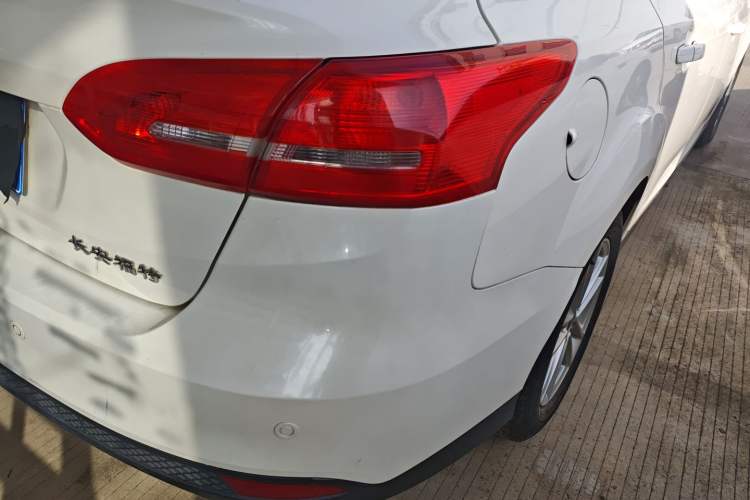 Used Ford Focus 2015 Sedan 1.6L Automatic Trend Model
