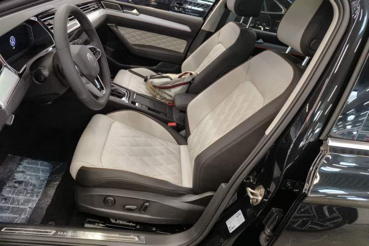 Used Volkswagen Magotan 2023 2 Million Units Commemorative Edition 330TSI DSG Luxury Version
