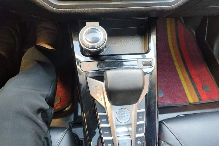 TDK.VehicleDetails.img