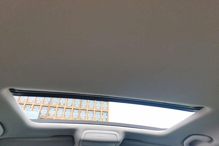 Used Volkswagen Sagitar 2015 1.6L Automatic Comfort Model
