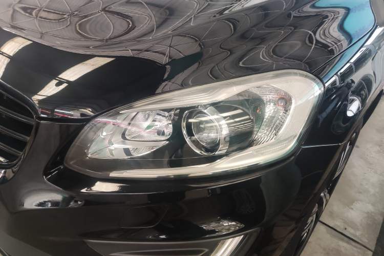 Used Volvo XC60 2017 T5 AWD Personalized Sport Upgrade Edition
