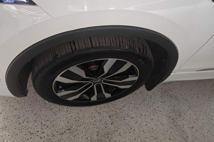 Used Volkswagen Tiguan L 2024 380TSI Automatic All-Wheel Drive R-Line Enhanced 7-Seater