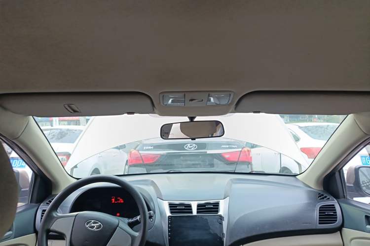 Used Hyundai Verna 2014 1.4L Manual Smart GLS Trim
