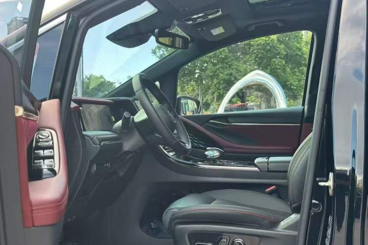 Used GAC Trumpchi M8 2023 Zongshi Series Dual-Motor Flagship Edition