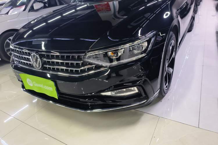 Used Volkswagen Magotan 2025 Revised Version Zhongxiang Edition 330TSI DSG Luxury Trim