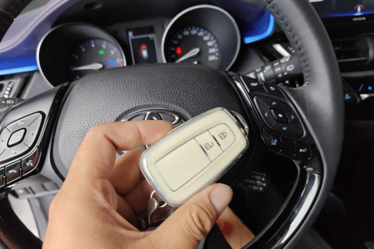 Used Toyota IZOA 2018 2.0L Yichi Version China VI Standard
